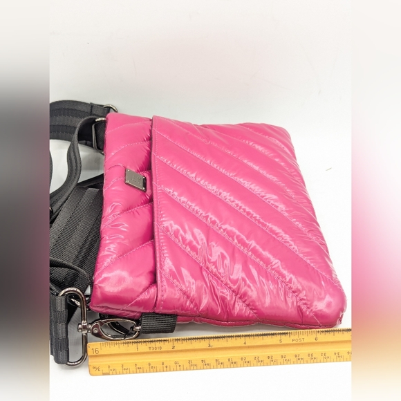 Think Royln Downtown Crossbody Bag Glossy Fuchsia Pink Quilted Puffer Purse - Picture 9 of 9